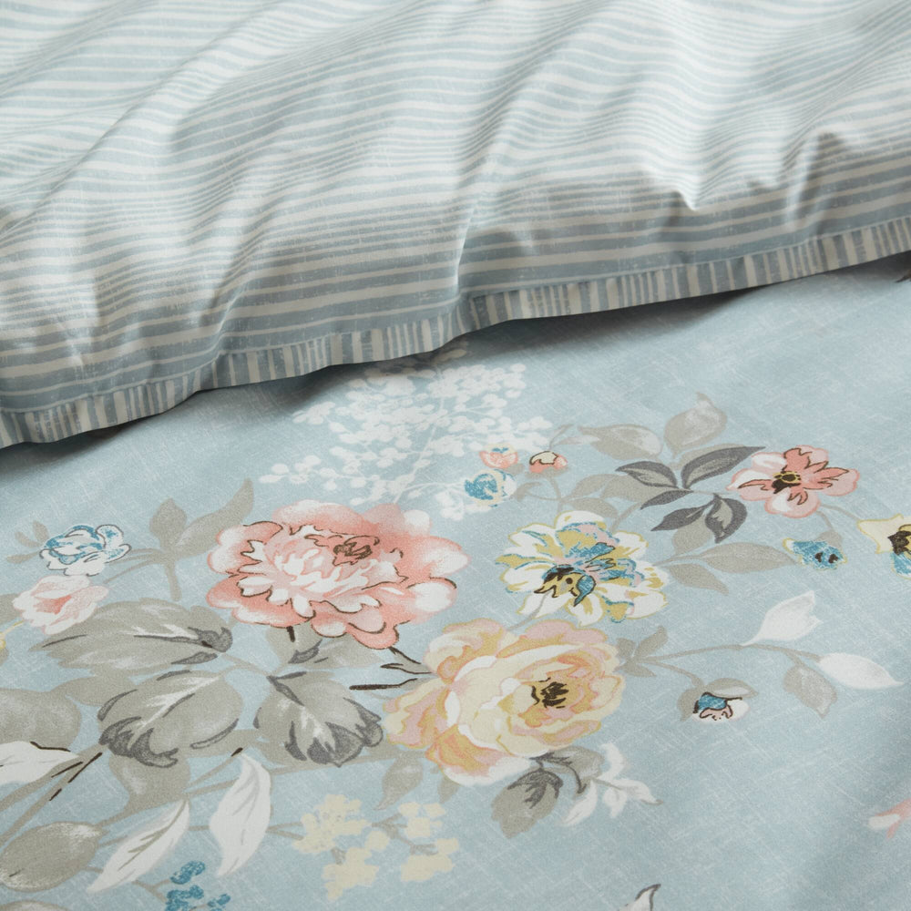 7-Piece Queen 7 Piece Vin -inspired Collection floral print,Soft Blue Media 15
