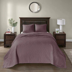 Reversible Quilt and Bedspread Set perspective