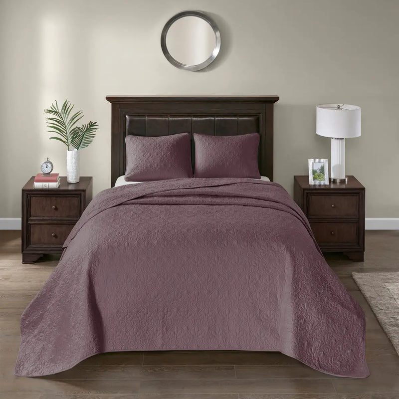 Reversible Quilt and Bedspread Set