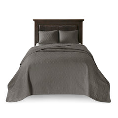 Reversible Quilt and Bedspread Set perspective