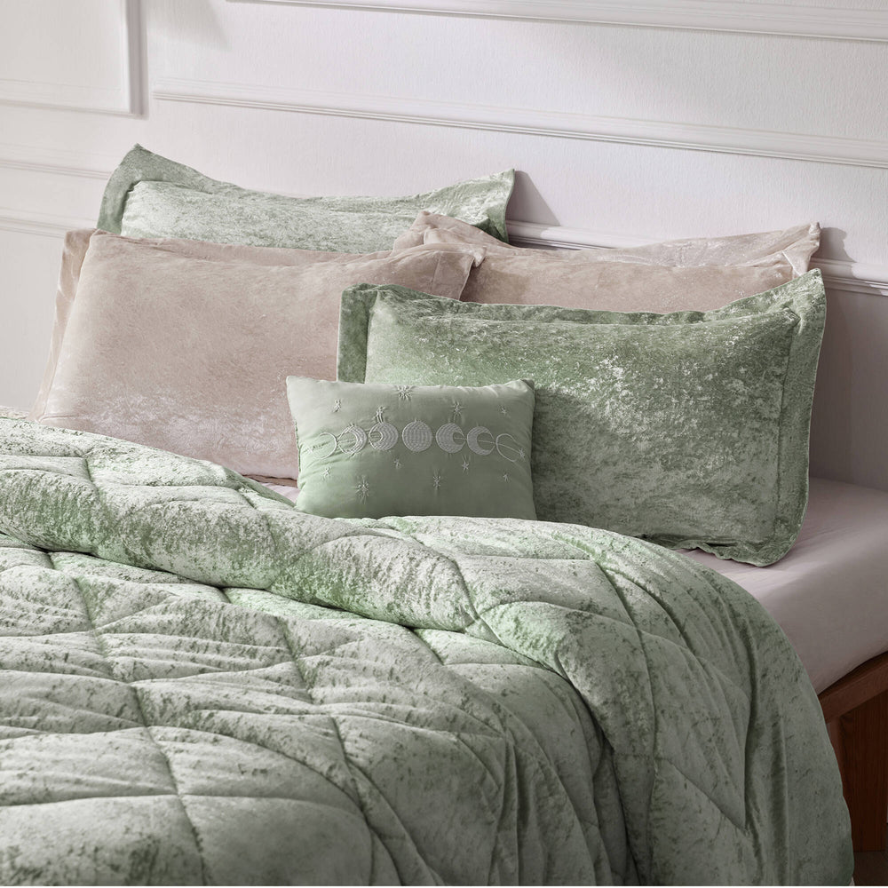 3 PCS Twin/Twin XL Velvet Duvet Cover Set with Throw Pillow Green Media 2