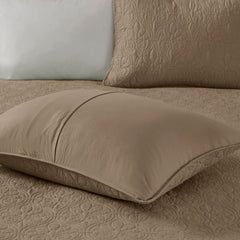 Reversible Quilt and Bedspread Set perspective