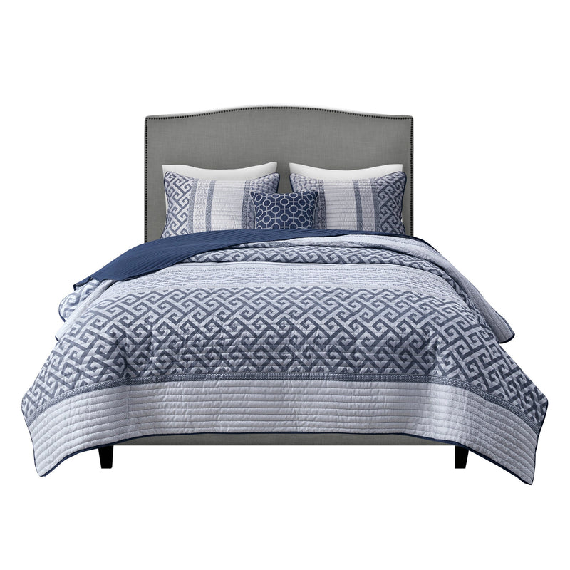 4 Piece Jacquard Quilt Set with Throw Pillow Navy King/Cal King