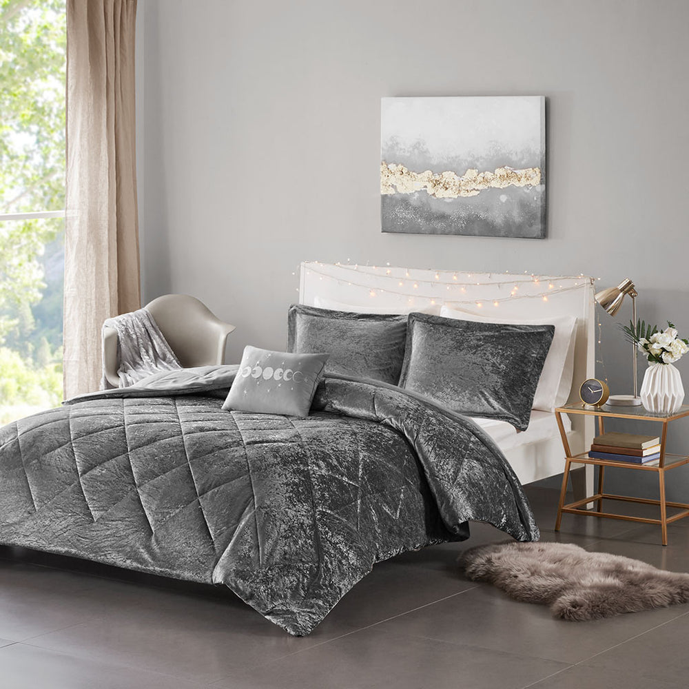 Full/Queen Velvet Comforter Set with Throw Pillow Media 1