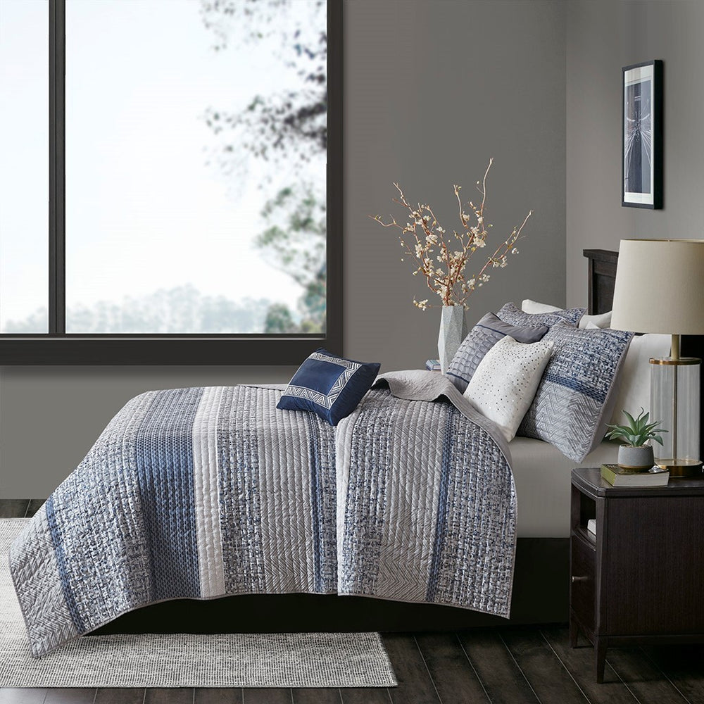 6 Piece Reversible Jacquard Quilt Set with Throw Pillows Navy Full/Queen Media 5