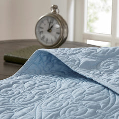 Reversible Quilt and Bedspread Set perspective