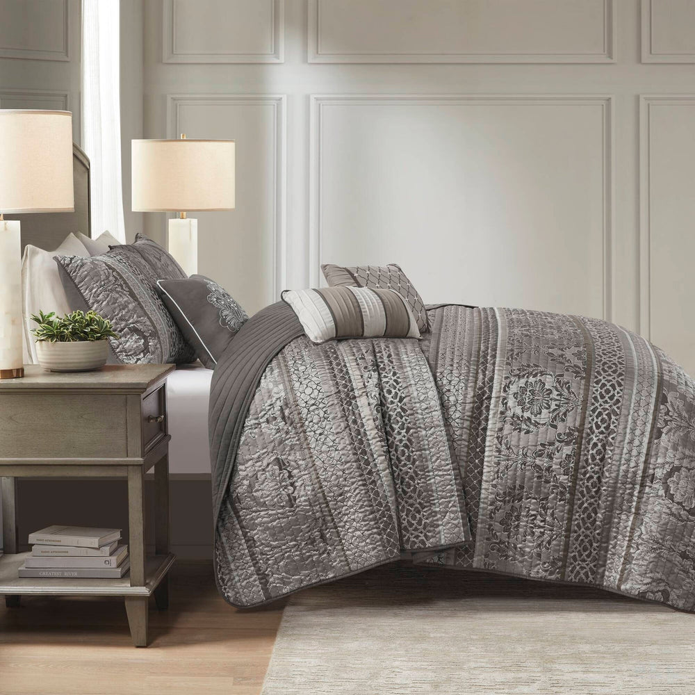 6-Piece Full/Queen 6 Piece Jacquard Quilt Set with Throw Pillows,Grey Media 13