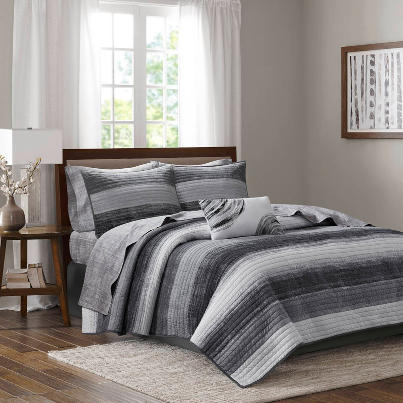 8-Piece King 8 Piece Quilt Set with Cotton Bed Sheets,Black