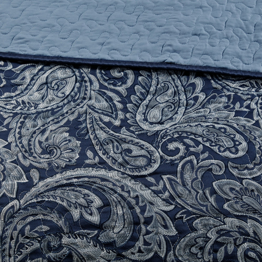 5 Piece Jacquard Bedspread Set with Throw Pillows Navy Queen Media 8