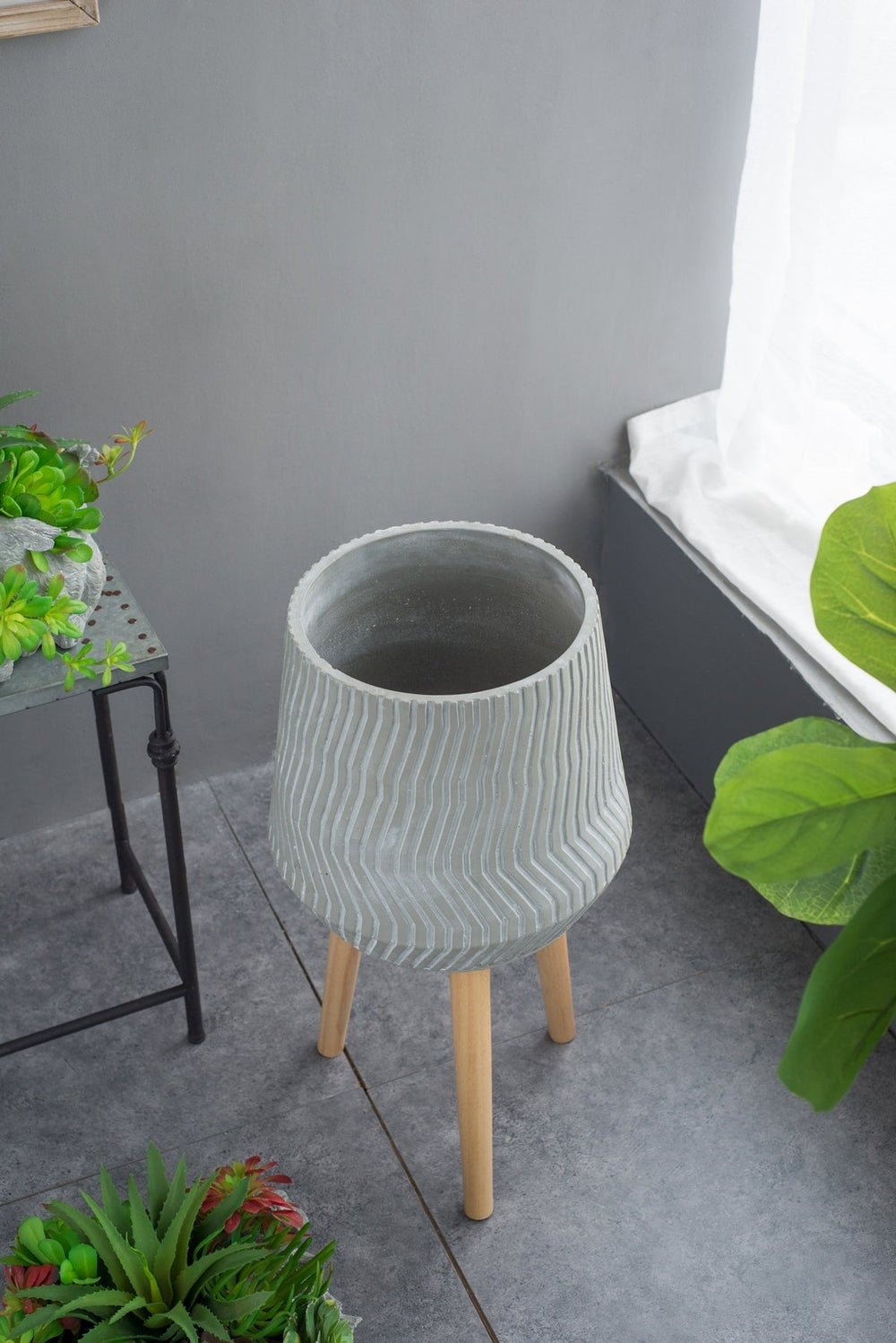 14.6x14.6x28' Cement and Wood Plant Stand, Indoor Outdoor Plant Holder Media 10