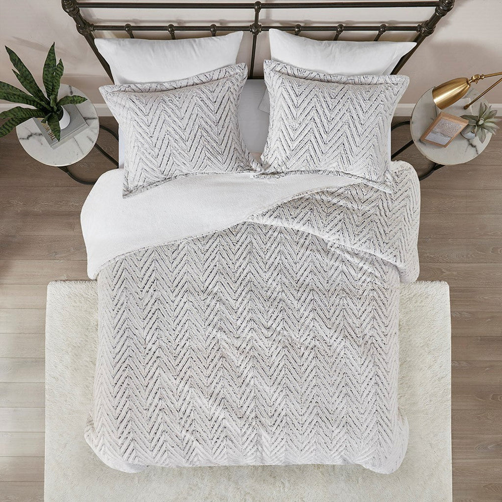 Full/Queen Ultra Plush Down Alternative Comforter Set Media 3
