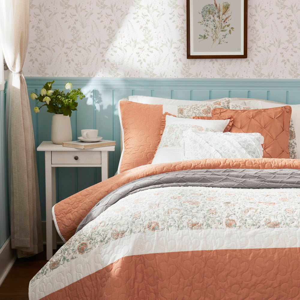 6 Piece Cotton Percale Quilt Set with Throw Pillows Coral King/Cal King Media 12
