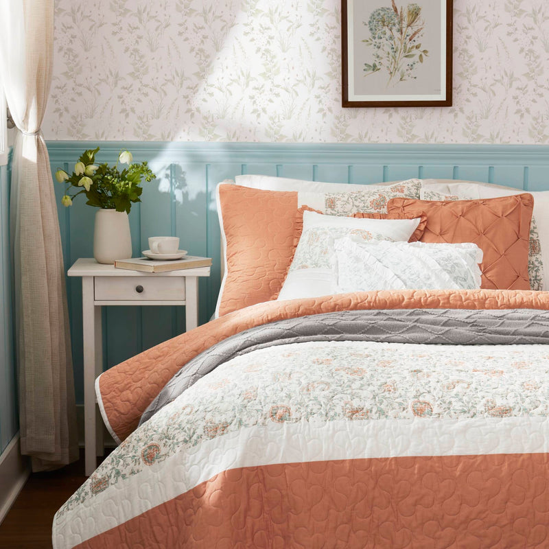 6 Piece Cotton Percale Quilt Set with Throw Pillows Coral King/Cal King