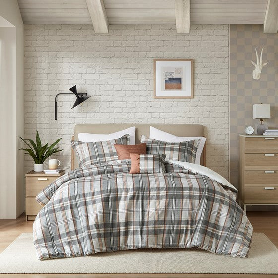 Full/Queen Plaid Comforter Set