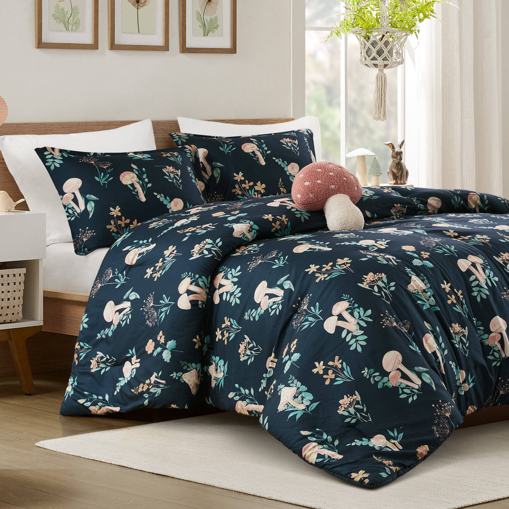 4- Piece Full/Queen Mushroom Garden Comforter Set Media 2