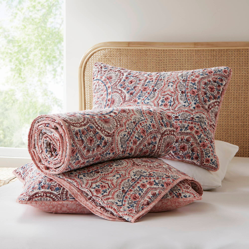 3-Piece Full/Queen Boho Floral Reversible Quilt Media 17