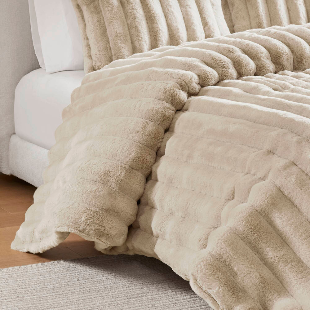 soft Faux Fur Ribbed Comforter Set Full/Queen Media 9