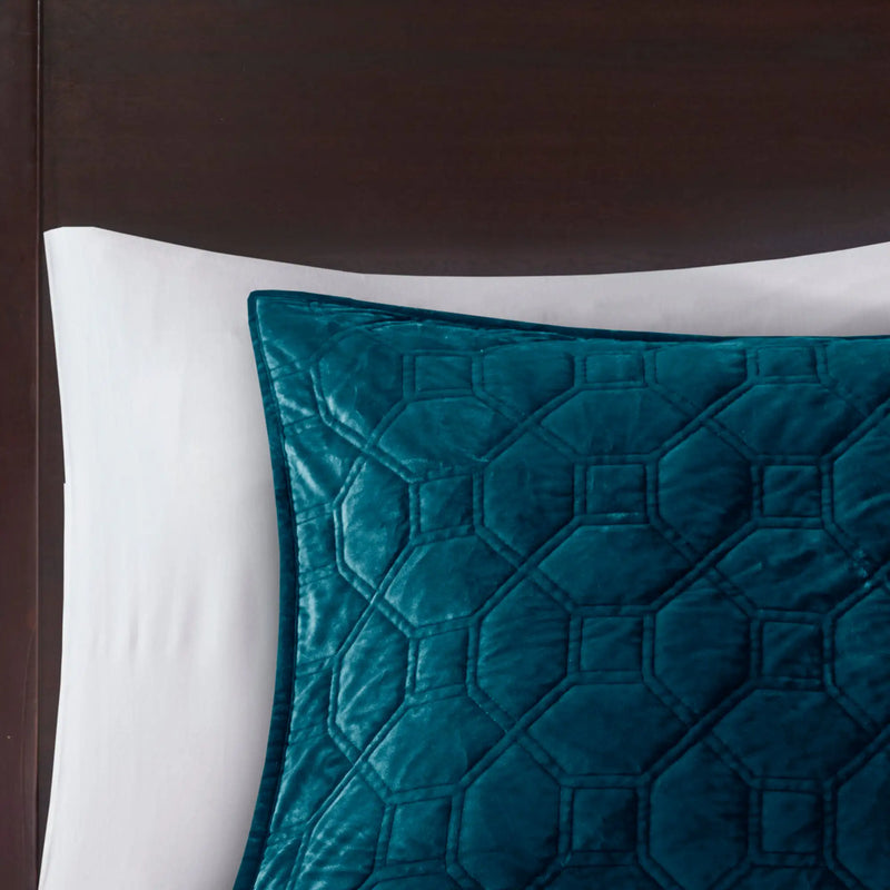3 Piece Velvet Quilt Set
