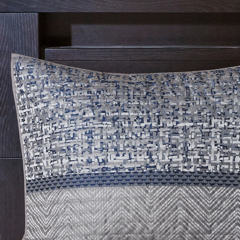 6 Piece Reversible Jacquard Quilt Set with Throw Pillows Navy King/Cal King