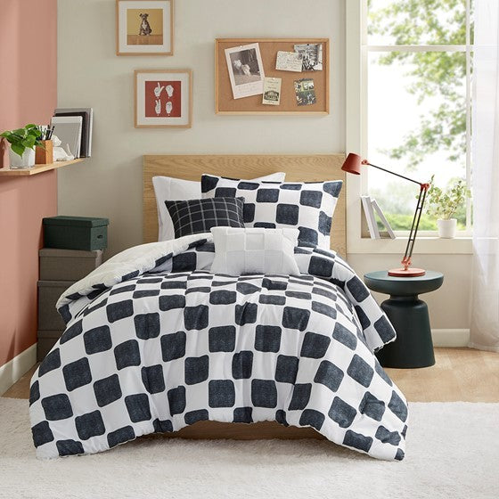 Twin/Twin XL Checkered Comforter Set Media 18