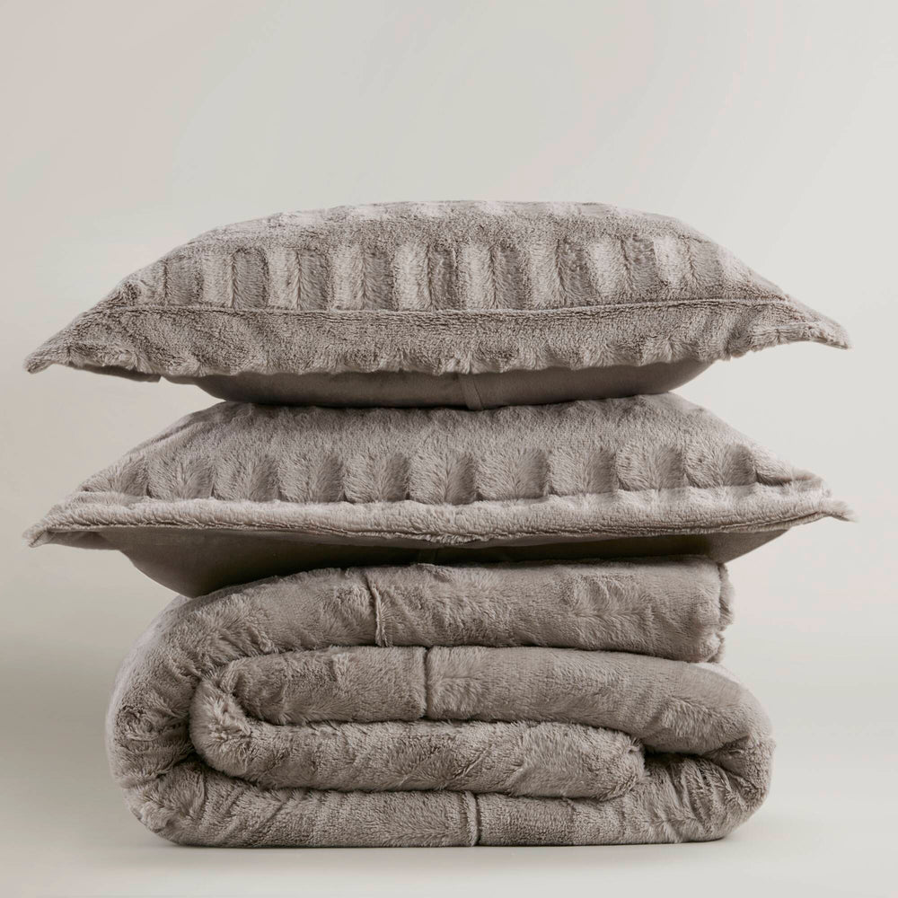 3 PCS Full/Queen Solid Faux Fur Comforter Mini Set Gray Media 16