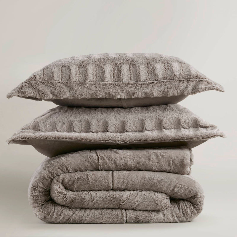 3 PCS Full/Queen Solid Faux Fur Comforter Mini Set Gray