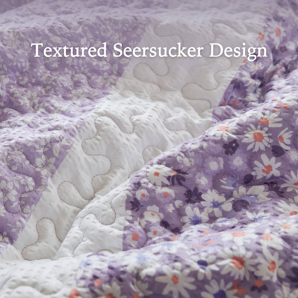 4 PCS Full/Queen Seersucker Quilt Set with Throw Media 18