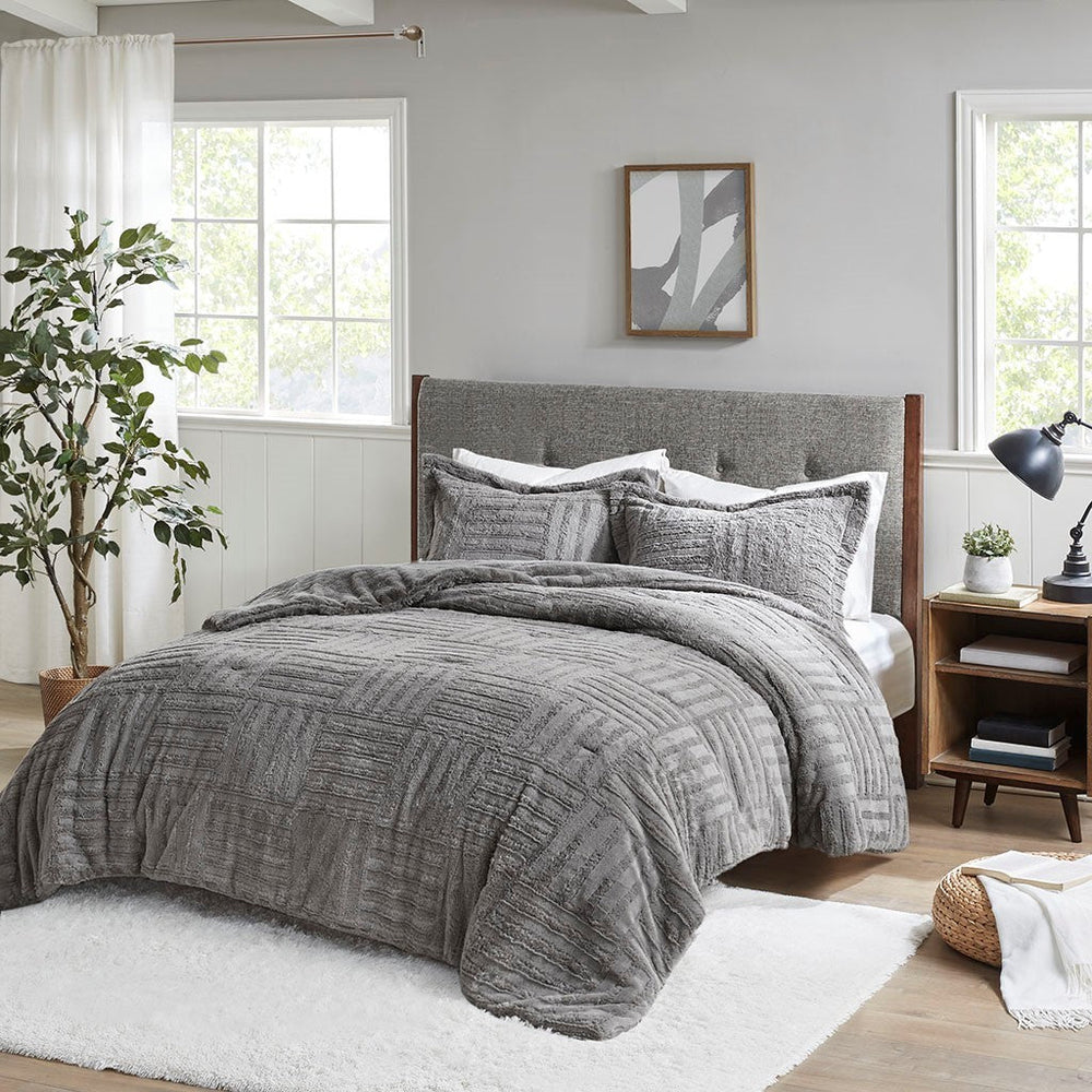 Full/Queen Fur Down Alternative Comforter Mini Set Media 1