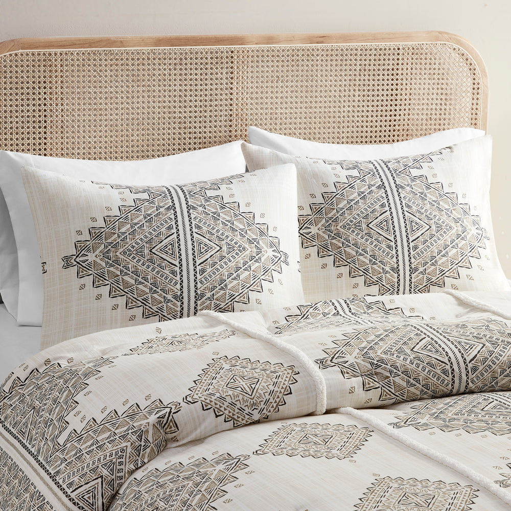 4 Piece Printed Comforter Set with Throw Pillow Black/Ivory King/Cal King Media 11
