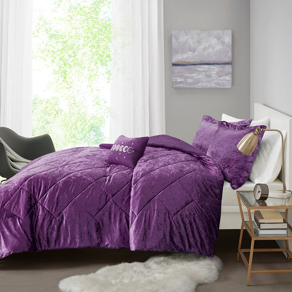King/Cal King Velvet Comforter Set with Throw Pillow Media 9