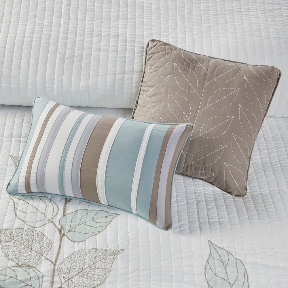 6 Piece Embroidered Quilt Set with Throw Pillows Blue King/Cal King Media 4