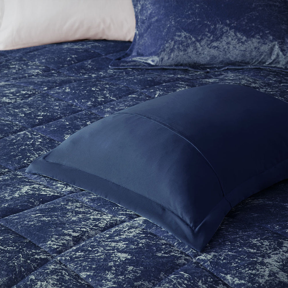 Full/Queen Velvet Comforter Set with Throw Pillow Media 4