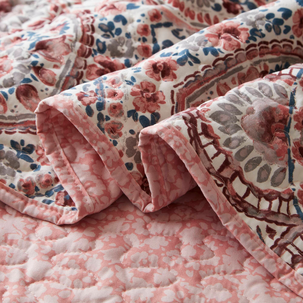 3-Piece Full/Queen Boho Floral Reversible Quilt Media 18