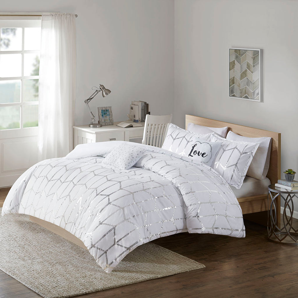 Twin/Twin XL Metallic Printed Comforter Set Media 1