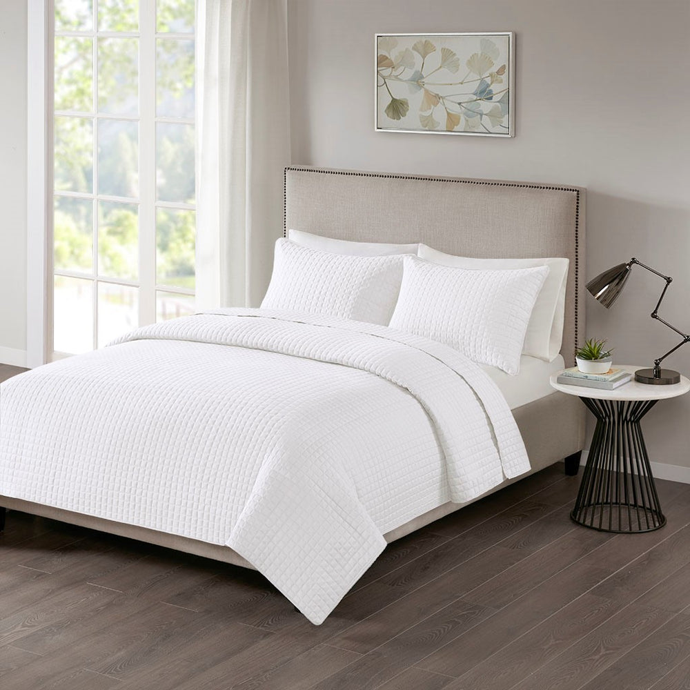 3 Piece Reversible Quilt Set White Full/Queen Media 6