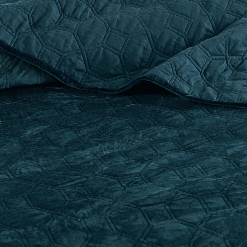 3 Piece Velvet Quilt Set
