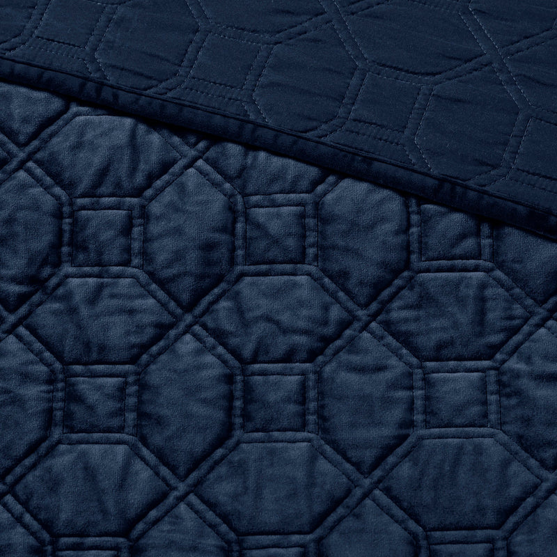 3 Piece Velvet Quilt Set