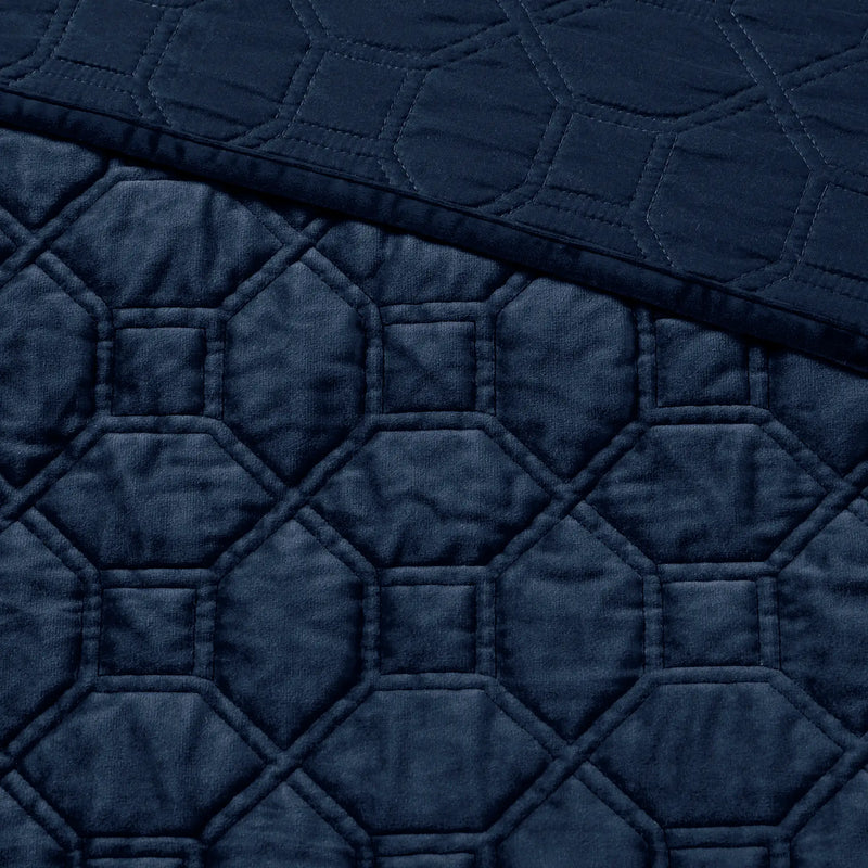 3 Piece Velvet Quilt Set