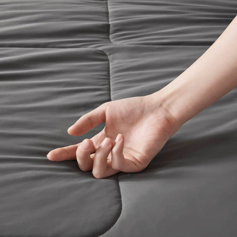 1 Piece Down Alternative Comforter