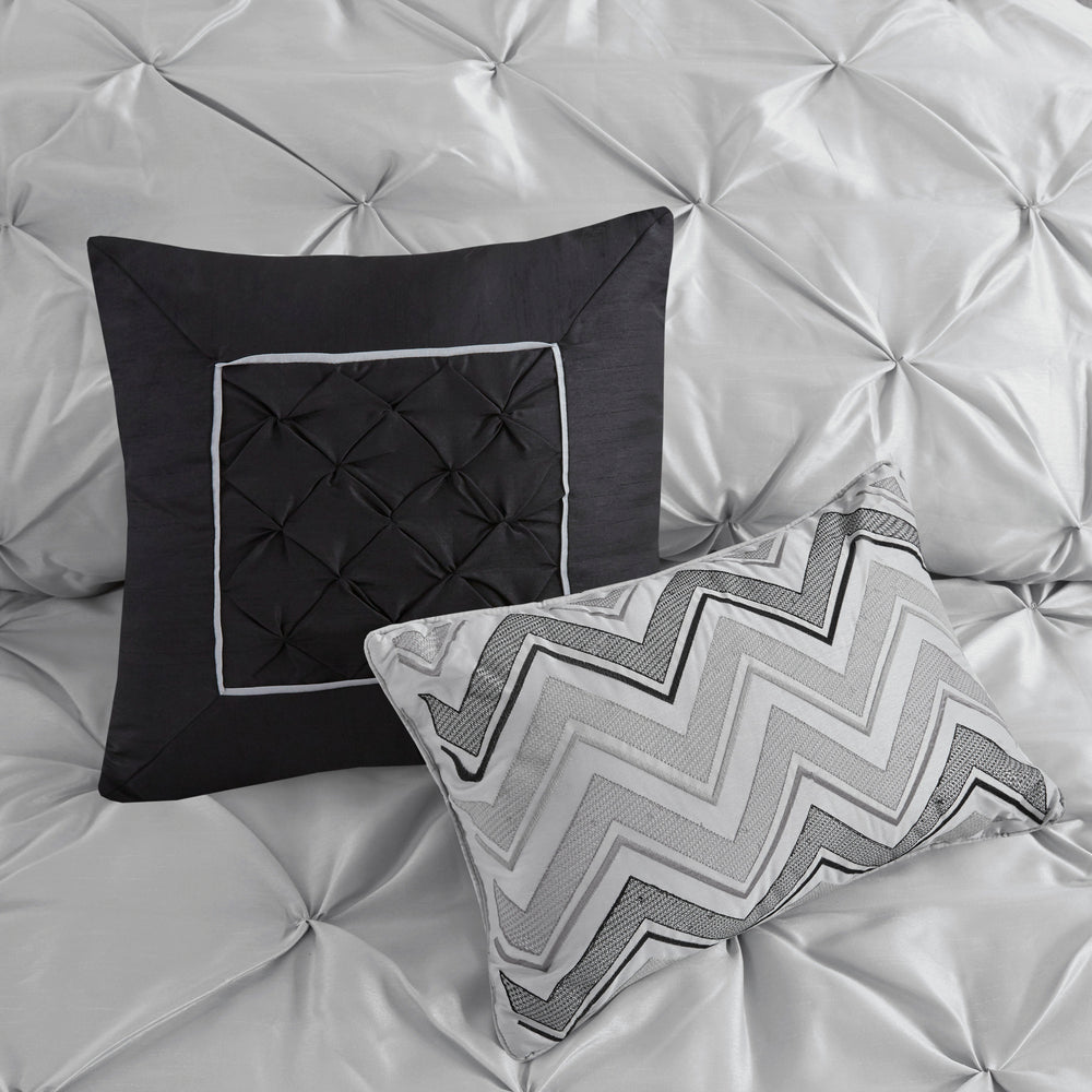 7-Piece King 100% Polyester Pieced Pleated Tufted Comforter Set Media 5