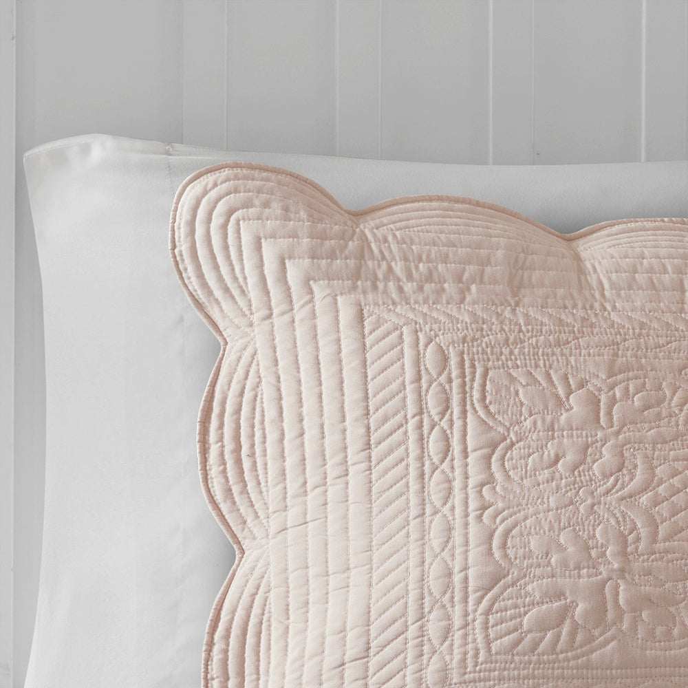 3 Piece Reversible Scalloped Edge Quilt Set Blush King/Cal King Media 12