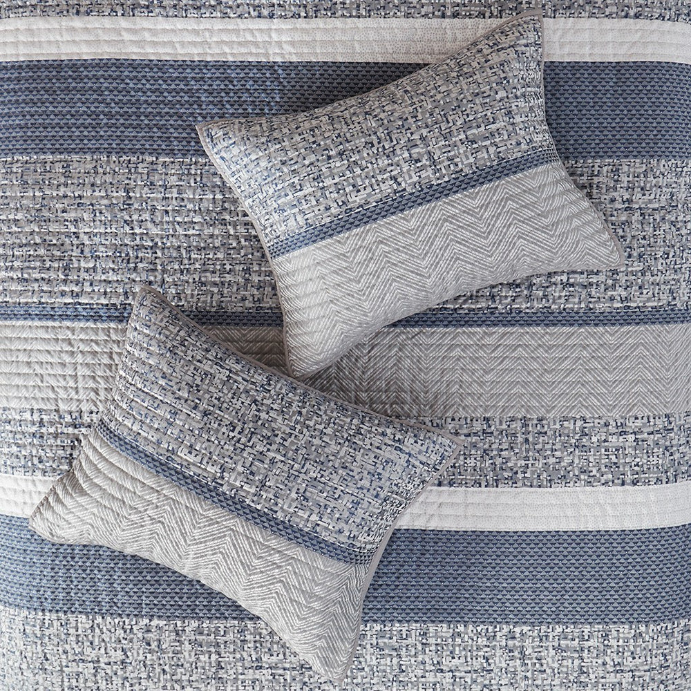 6 Piece Reversible Jacquard Quilt Set with Throw Pillows Navy King/Cal King Media 12