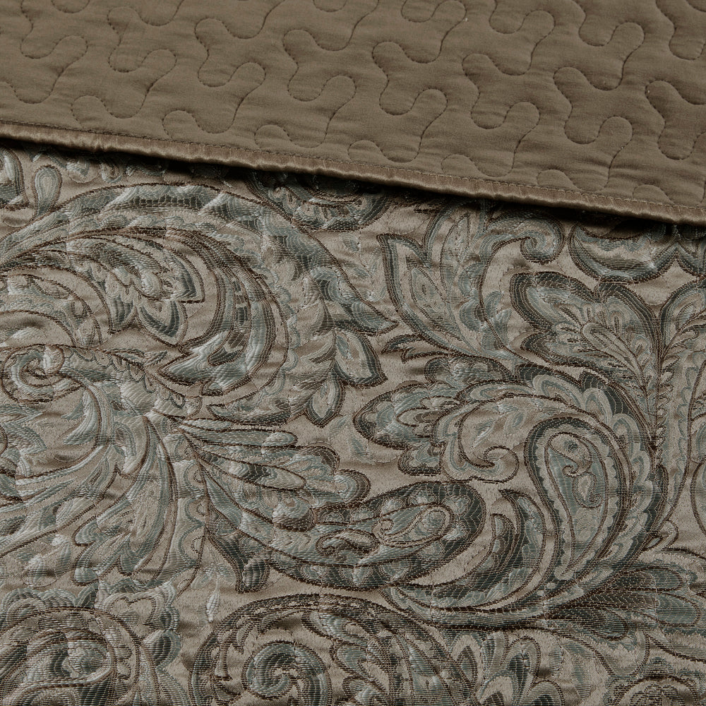 5 Piece Jacquard Bedspread Set with Throw Pillows Blue/Brown King Media 2