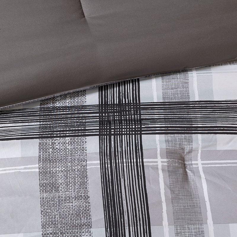 Full/Queen Plaid Comforter Set