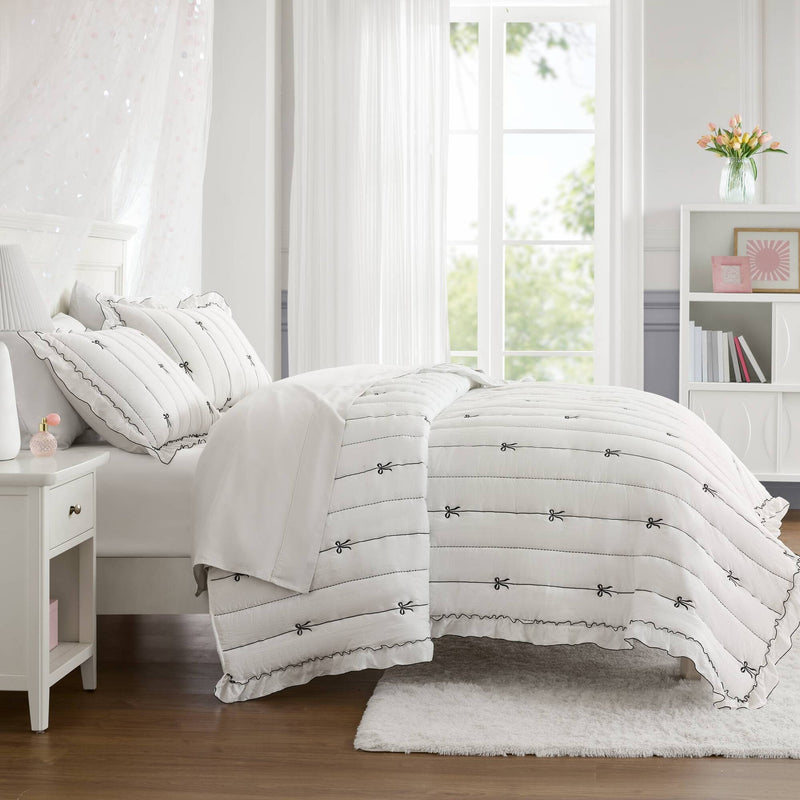 3- Piece Full/Queen Quilt Mini Set