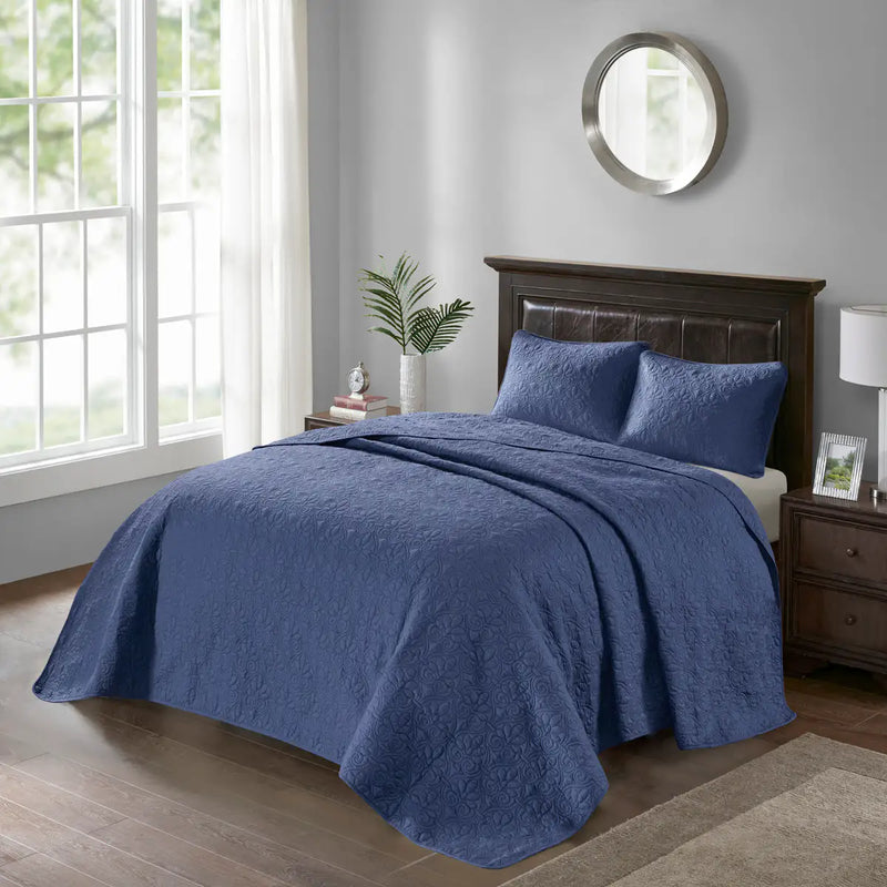 Reversible Quilt and Bedspread Set