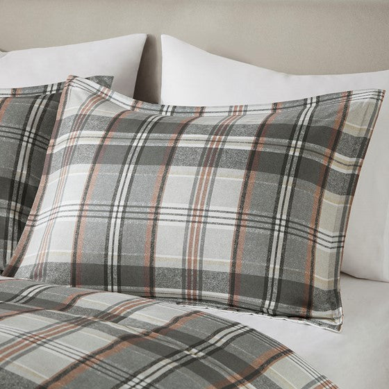 Full/Queen Plaid Comforter Set