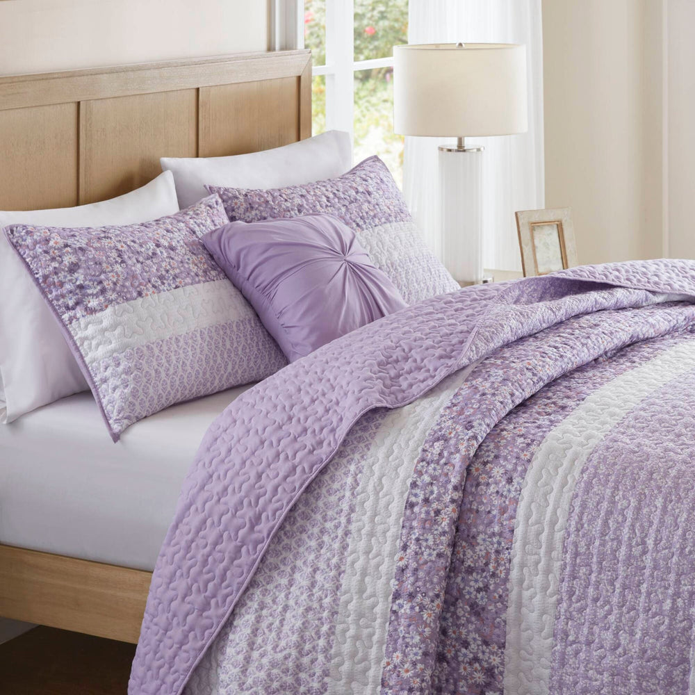 4 PCS King/Cal King Seersucker Quilt Set with Throw Media 12