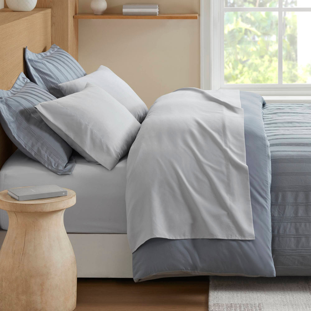 3-Piece Cal King Woven Striped Duvet Set Media 19