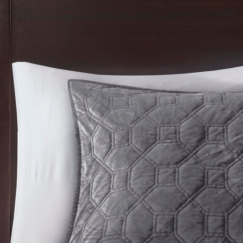 3 Piece Velvet Quilt Set